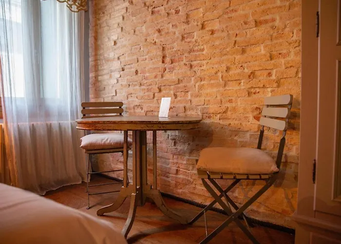 Rosso Charm B&B
