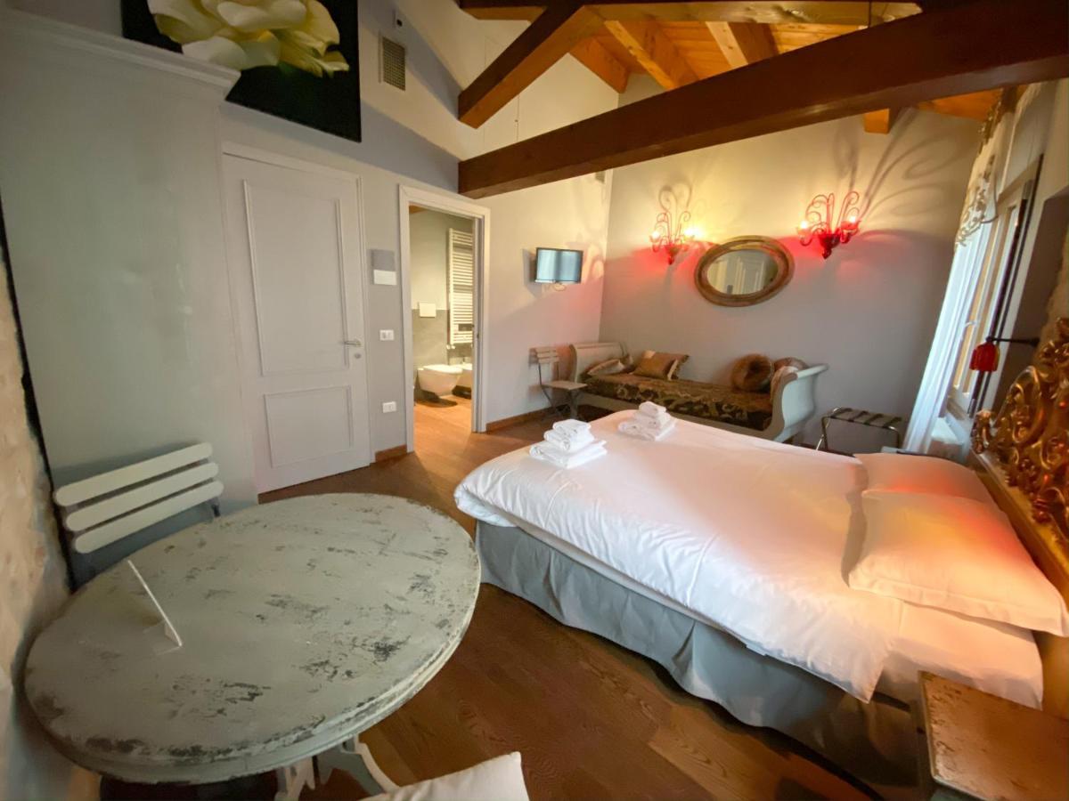 Rosso Charm 3* Venedig