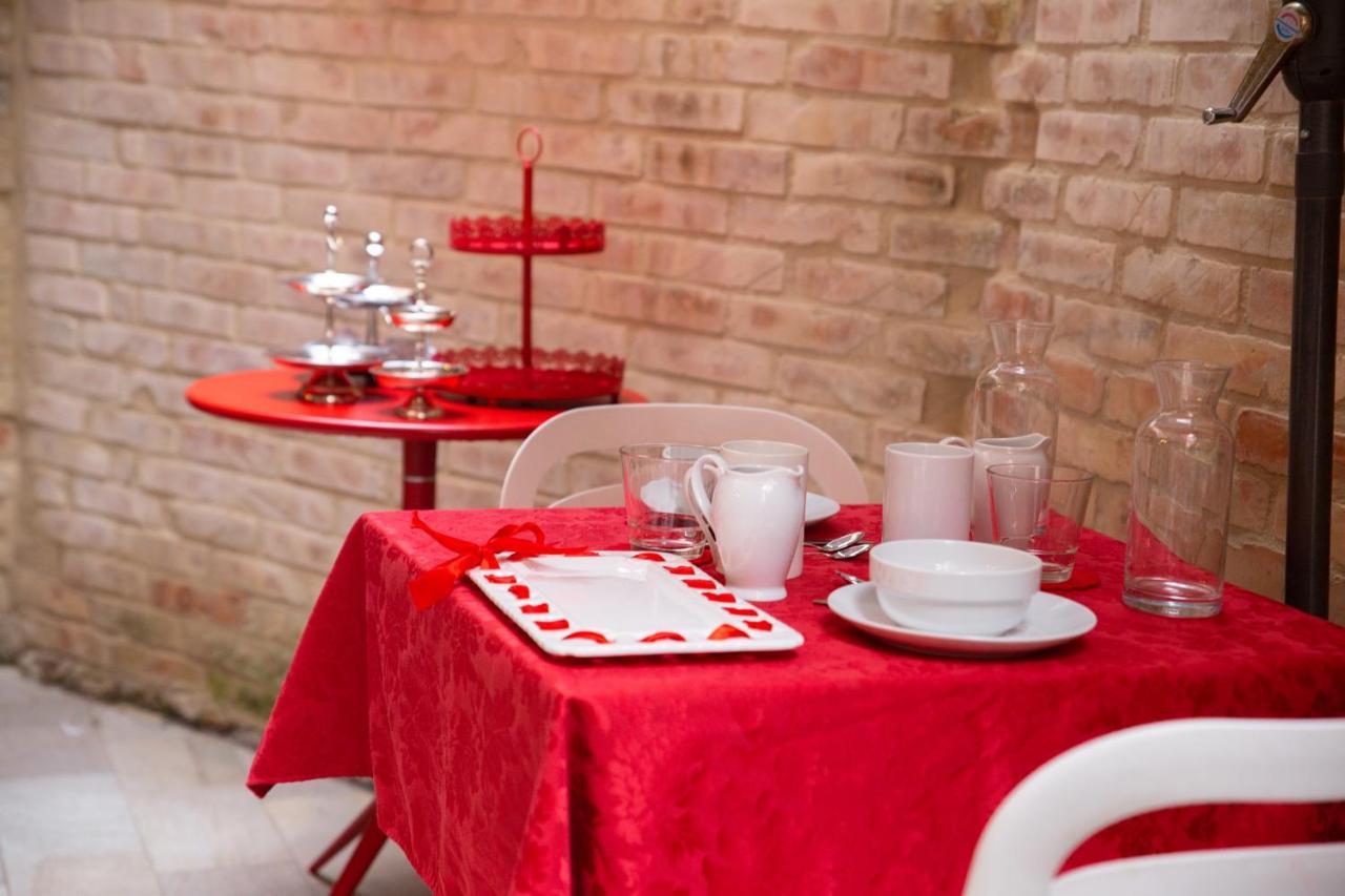 Rosso Charm Bed & Breakfast Venetië